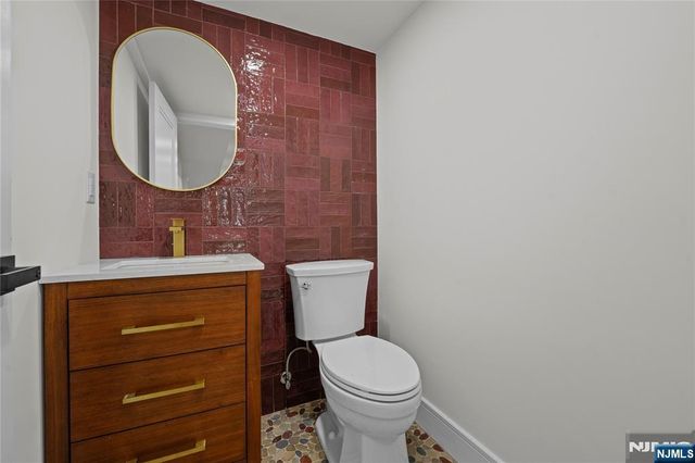 192 Valley Road, River Edge, NJ 07661