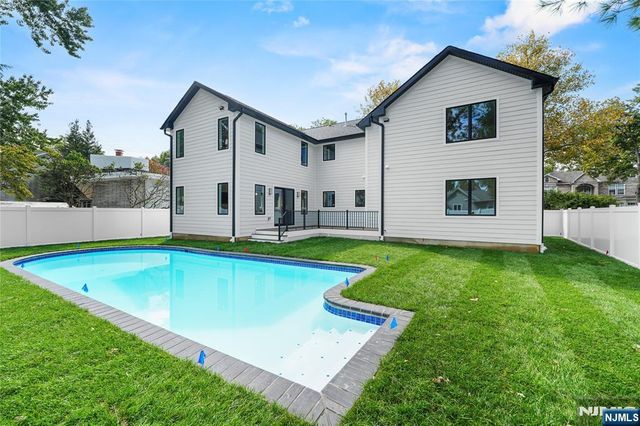 192 Valley Road, River Edge, NJ 07661