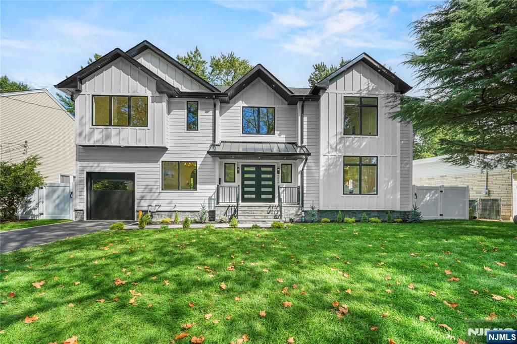 192 Valley Road, River Edge, NJ 07661