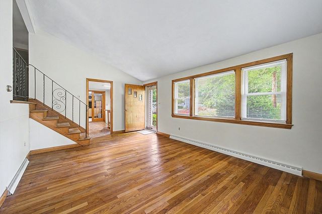 38 West St, Foxboro, MA 02035
