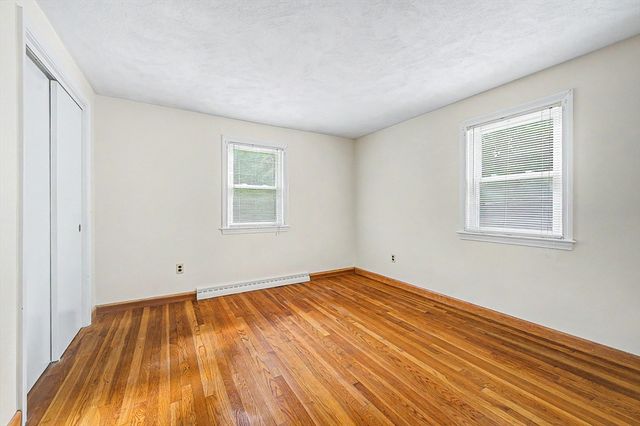 38 West St, Foxboro, MA 02035