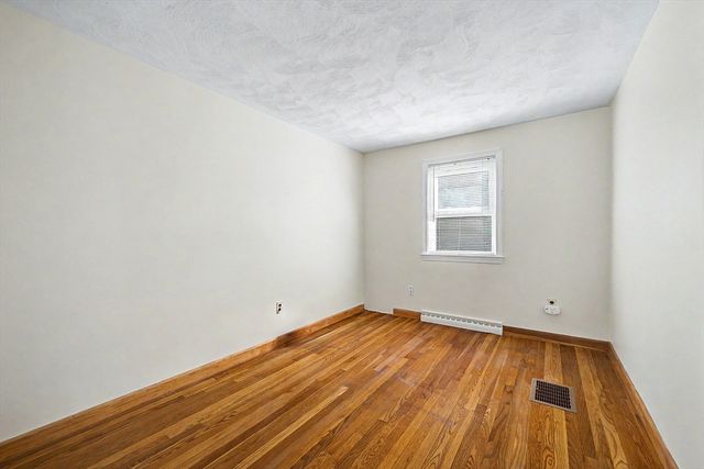 38 West St, Foxboro, MA 02035