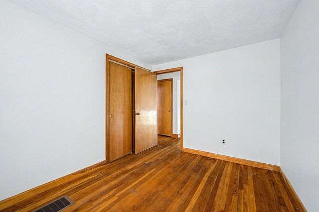 38 West St, Foxboro, MA 02035