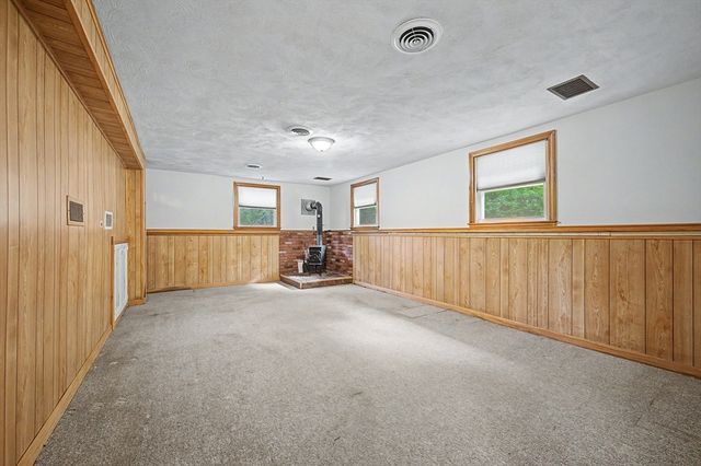 38 West St, Foxboro, MA 02035