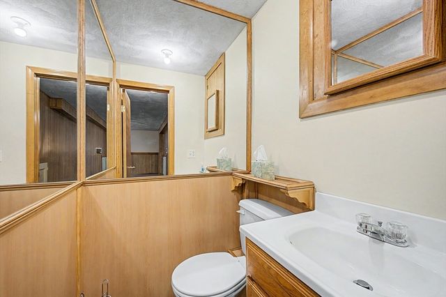 38 West St, Foxboro, MA 02035