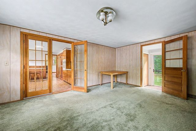 38 West St, Foxboro, MA 02035