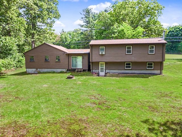 38 West St, Foxboro, MA 02035
