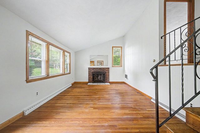 38 West St, Foxboro, MA 02035
