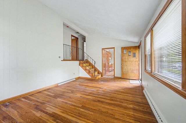 38 West St, Foxboro, MA 02035