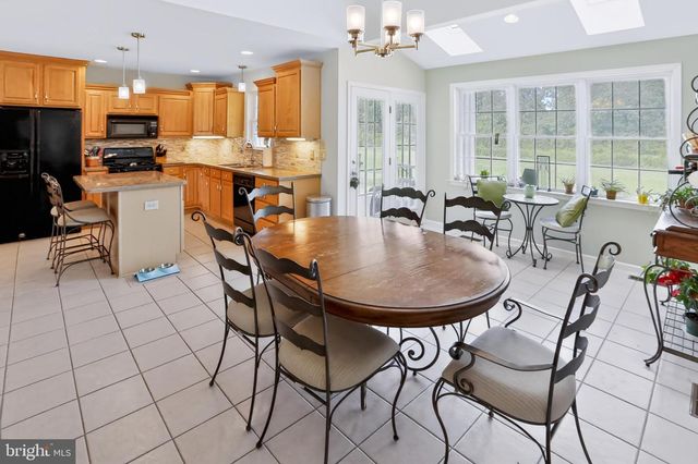110 HERITAGE CT, Phoenixville, PA 19460