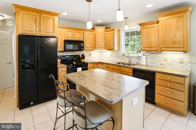 110 HERITAGE CT, Phoenixville, PA 19460