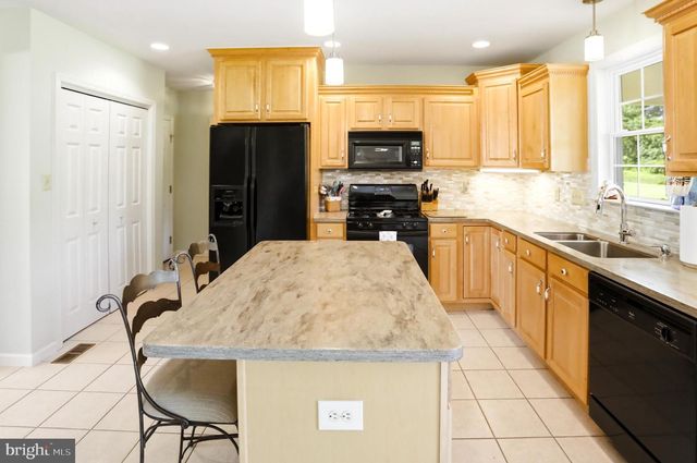 110 HERITAGE CT, Phoenixville, PA 19460