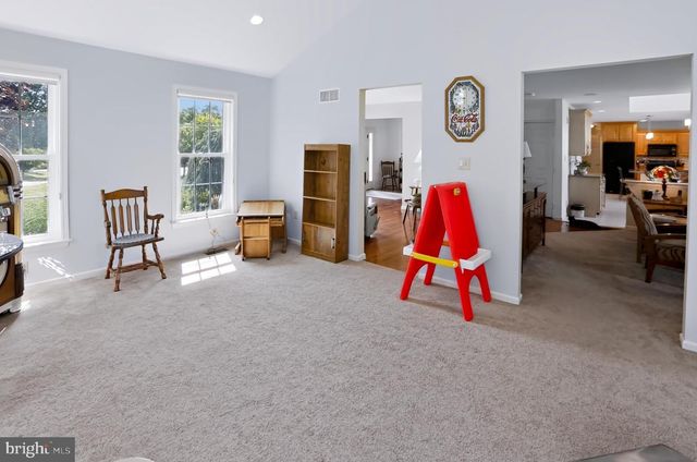 110 HERITAGE CT, Phoenixville, PA 19460
