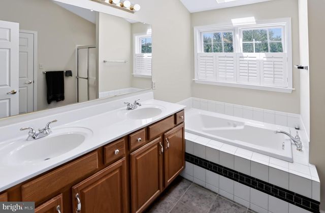 110 HERITAGE CT, Phoenixville, PA 19460