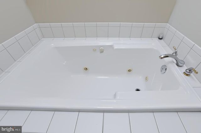 110 HERITAGE CT, Phoenixville, PA 19460