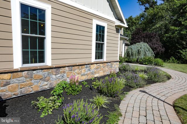 110 HERITAGE CT, Phoenixville, PA 19460