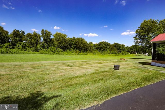 110 HERITAGE CT, Phoenixville, PA 19460