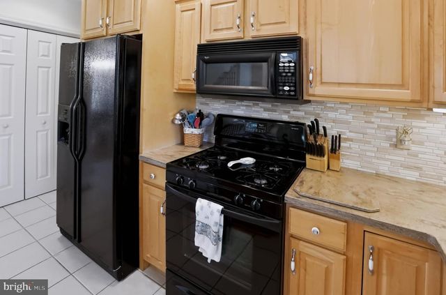 110 HERITAGE CT, Phoenixville, PA 19460