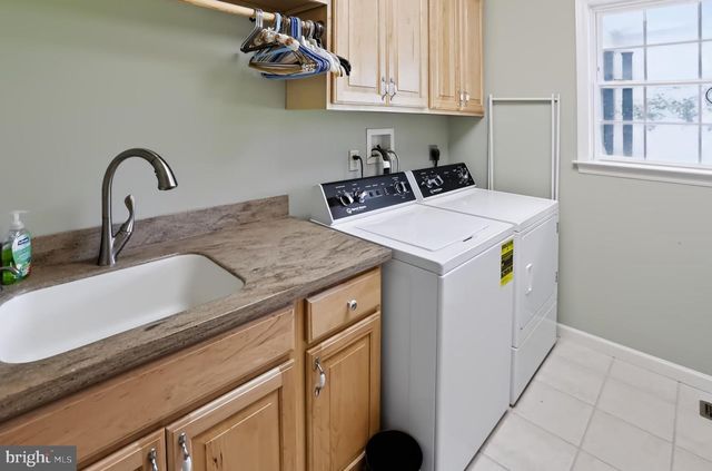 110 HERITAGE CT, Phoenixville, PA 19460