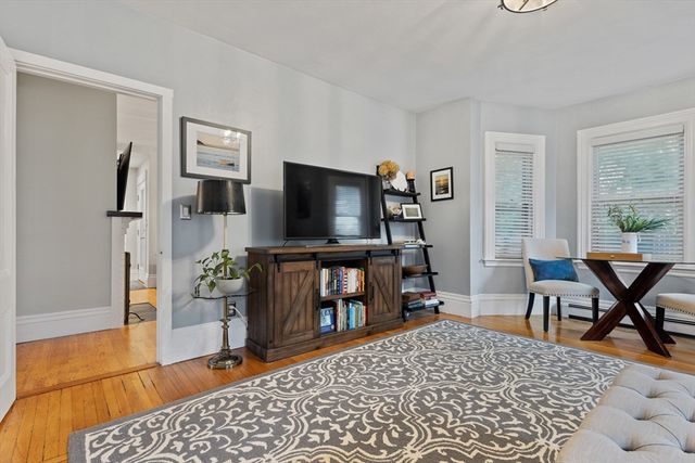 13 Saint James Street 1, Newton, MA 02458