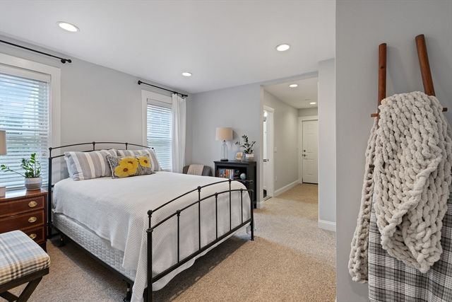 13 Saint James Street 1, Newton, MA 02458
