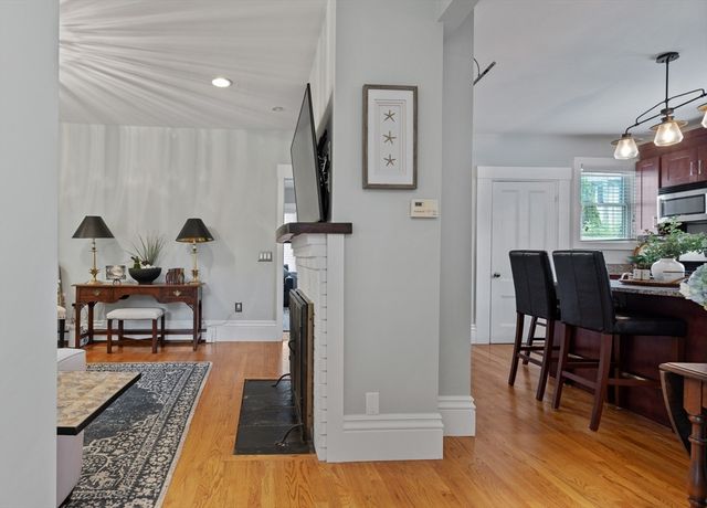13 Saint James Street 1, Newton, MA 02458