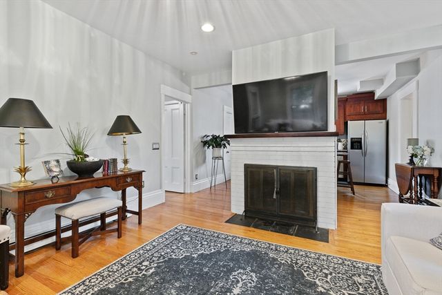 13 Saint James Street 1, Newton, MA 02458