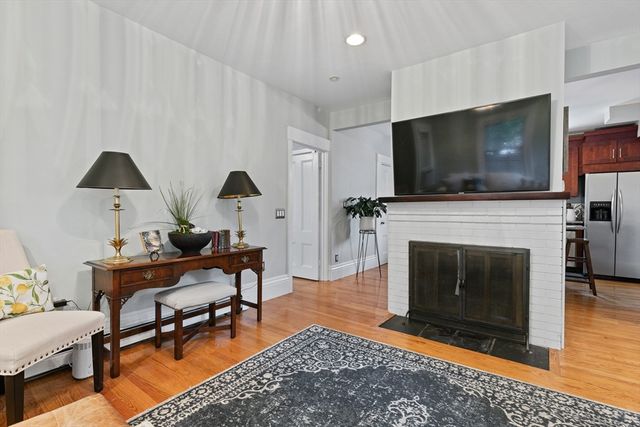 13 Saint James Street 1, Newton, MA 02458
