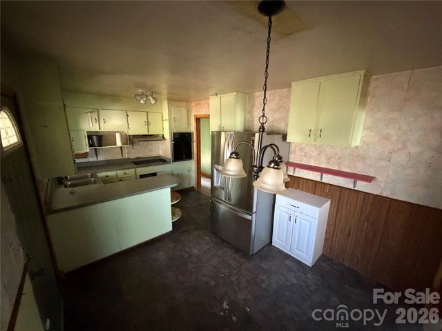 89 Whippoorwill Road, Brevard, NC 28712