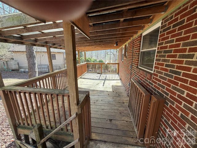 89 Whippoorwill Road, Brevard, NC 28712