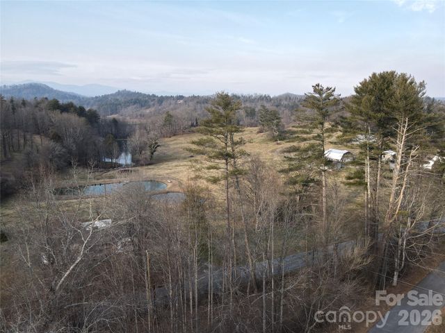 89 Whippoorwill Road, Brevard, NC 28712