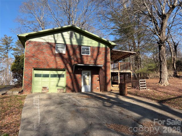 89 Whippoorwill Road, Brevard, NC 28712