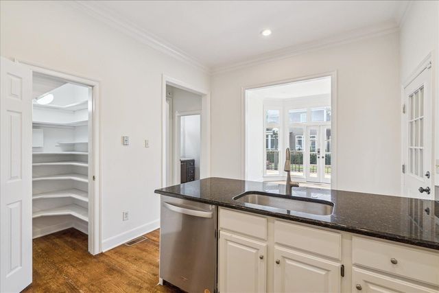 932 HARBOR VIEW DR, Memphis, TN 38103