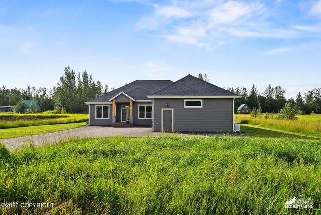 11810 E Apple Circle, Palmer, AK 99645