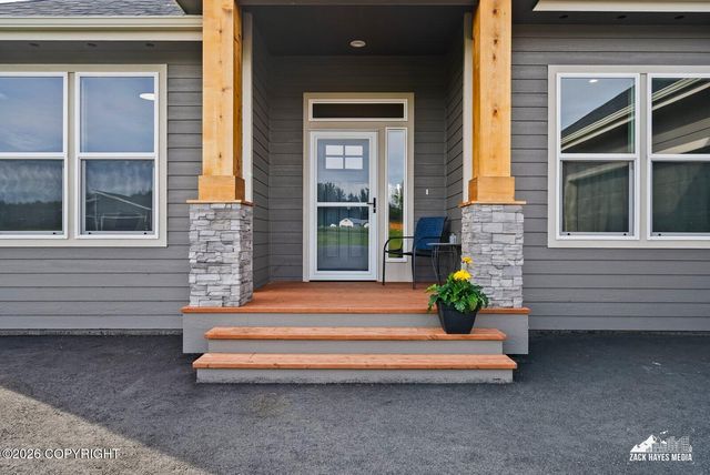 11810 E Apple Circle, Palmer, AK 99645