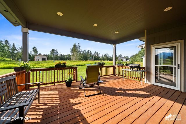 11810 E Apple Circle, Palmer, AK 99645