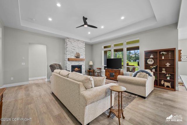 11810 E Apple Circle, Palmer, AK 99645