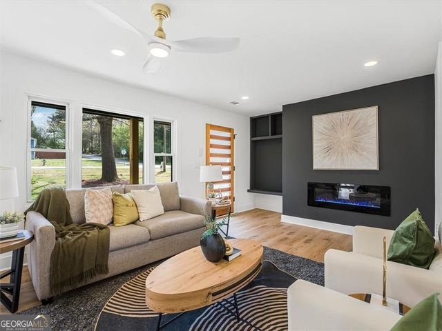 960 Pine Forest Drive, Mableton, GA 30126