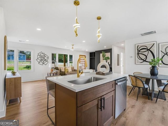 960 Pine Forest Drive, Mableton, GA 30126