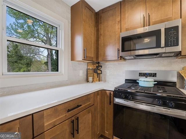 960 Pine Forest Drive, Mableton, GA 30126