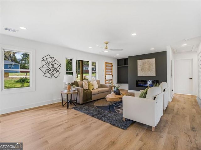 960 Pine Forest Drive, Mableton, GA 30126