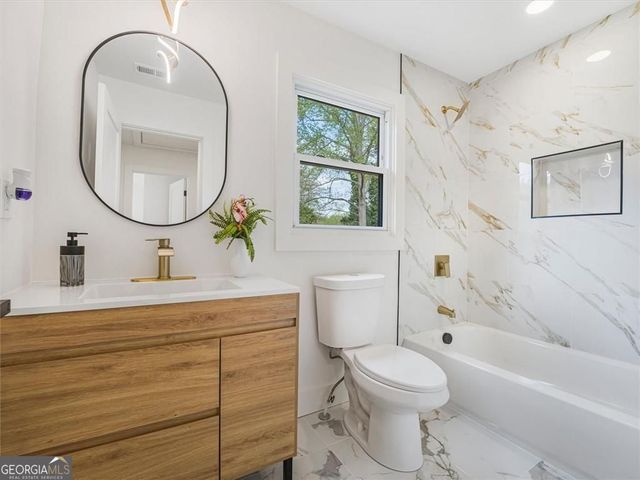 960 Pine Forest Drive, Mableton, GA 30126