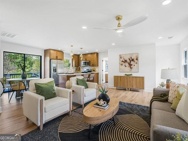 960 Pine Forest Drive, Mableton, GA 30126