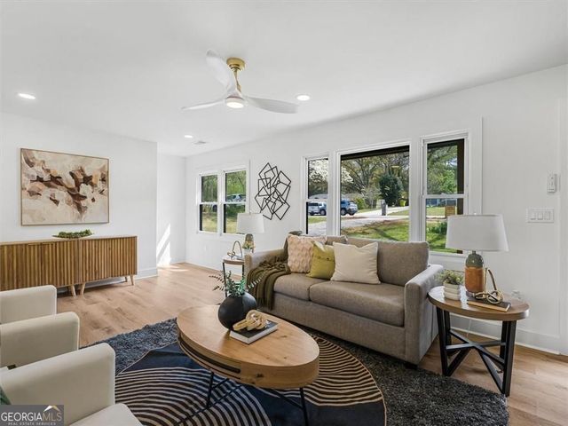 960 Pine Forest Drive, Mableton, GA 30126