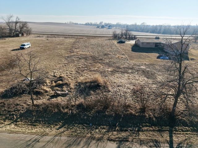 2641 Union Dr, Cedar Rapids, IA 52404