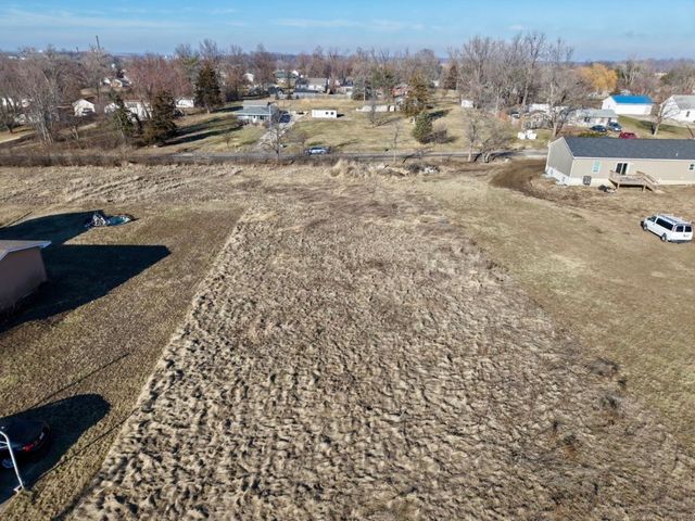 2641 Union Dr, Cedar Rapids, IA 52404