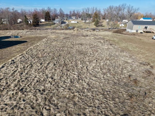 2641 Union Dr, Cedar Rapids, IA 52404