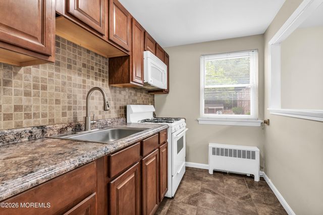 85 Manor Drive, Red Bank, NJ 07701