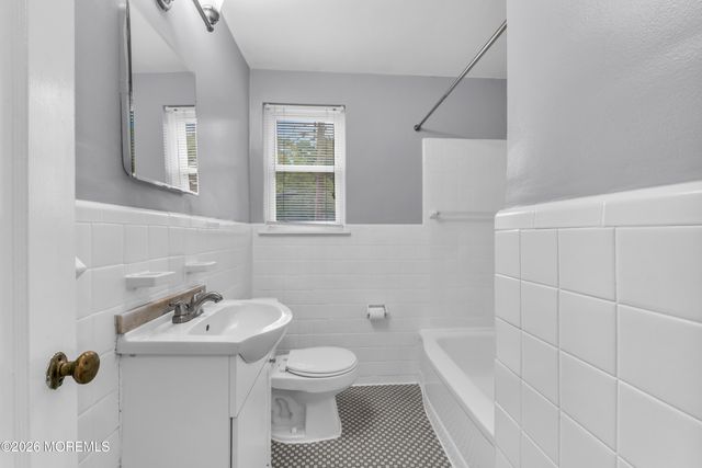 85 Manor Drive, Red Bank, NJ 07701