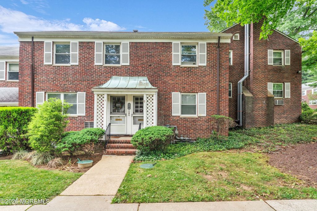 85 Manor Drive, Red Bank, NJ 07701